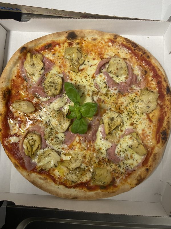 Pizza Prosciutto e Carciofi
